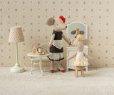 Schoonheidsspecialiste muis Moeder