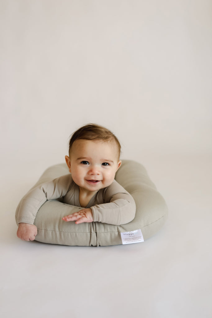 A Soothing Extra Hand: the Snuggle Me Organic Bare Lounger